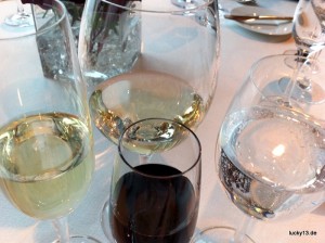 Verhängnisvoll: Viele Brunchbuffets kommen mit "Free-Flow" of Wine and Champaign, was mitunter dazu führt dass der Sonntag gleich nach dem Brunch auf der Couch oder wieder im Bett endet.